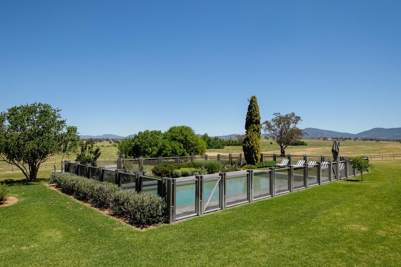 Hotel Goonoo Goonoo Station Tamworth Zewnętrze zdjęcie A pool in Australia